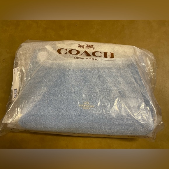 Coach NWT ๐Host Pick x3๐ Leather Pebbled Celeste Shoulder Crossbody bag- Azure - Picture 8 of 8